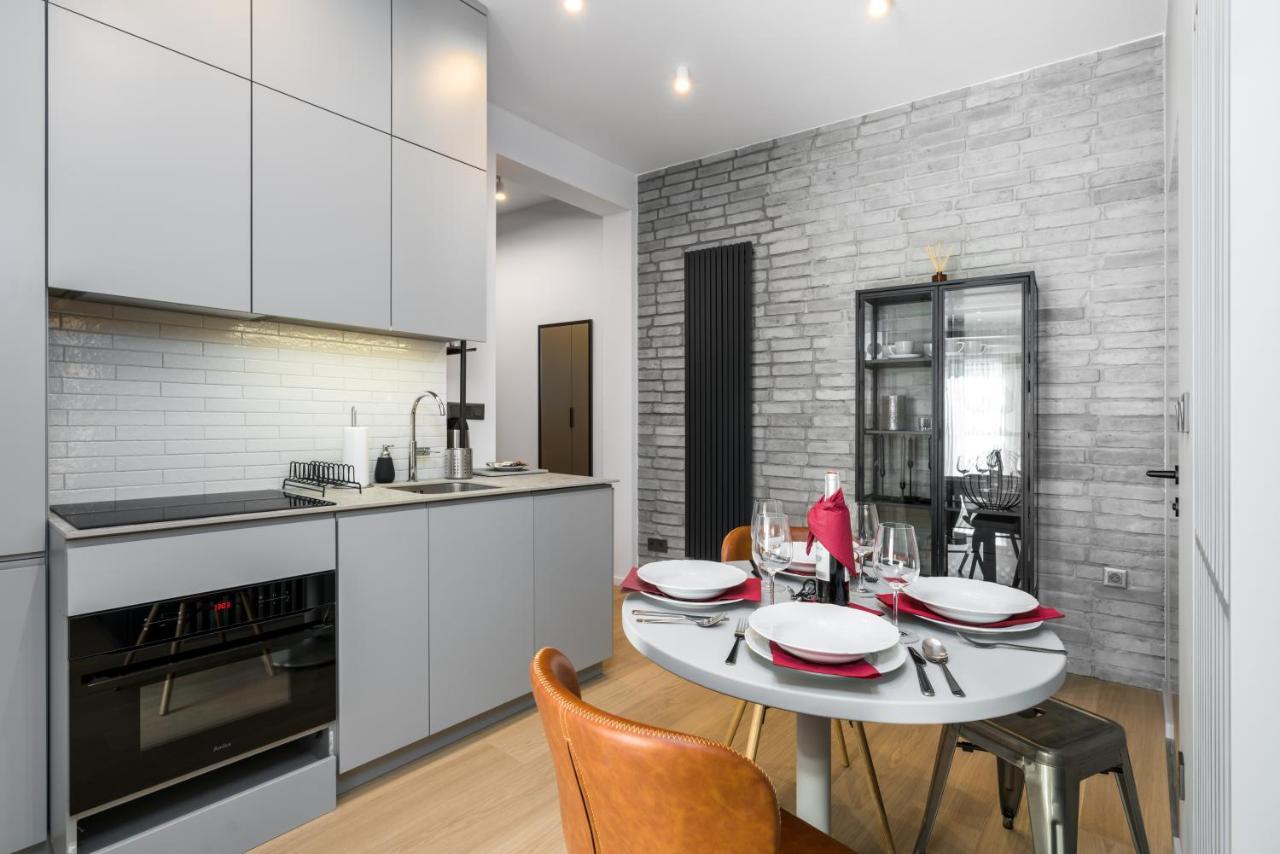Central Apartments Garbary By Noclegi Renters بوزنان المظهر الخارجي الصورة
