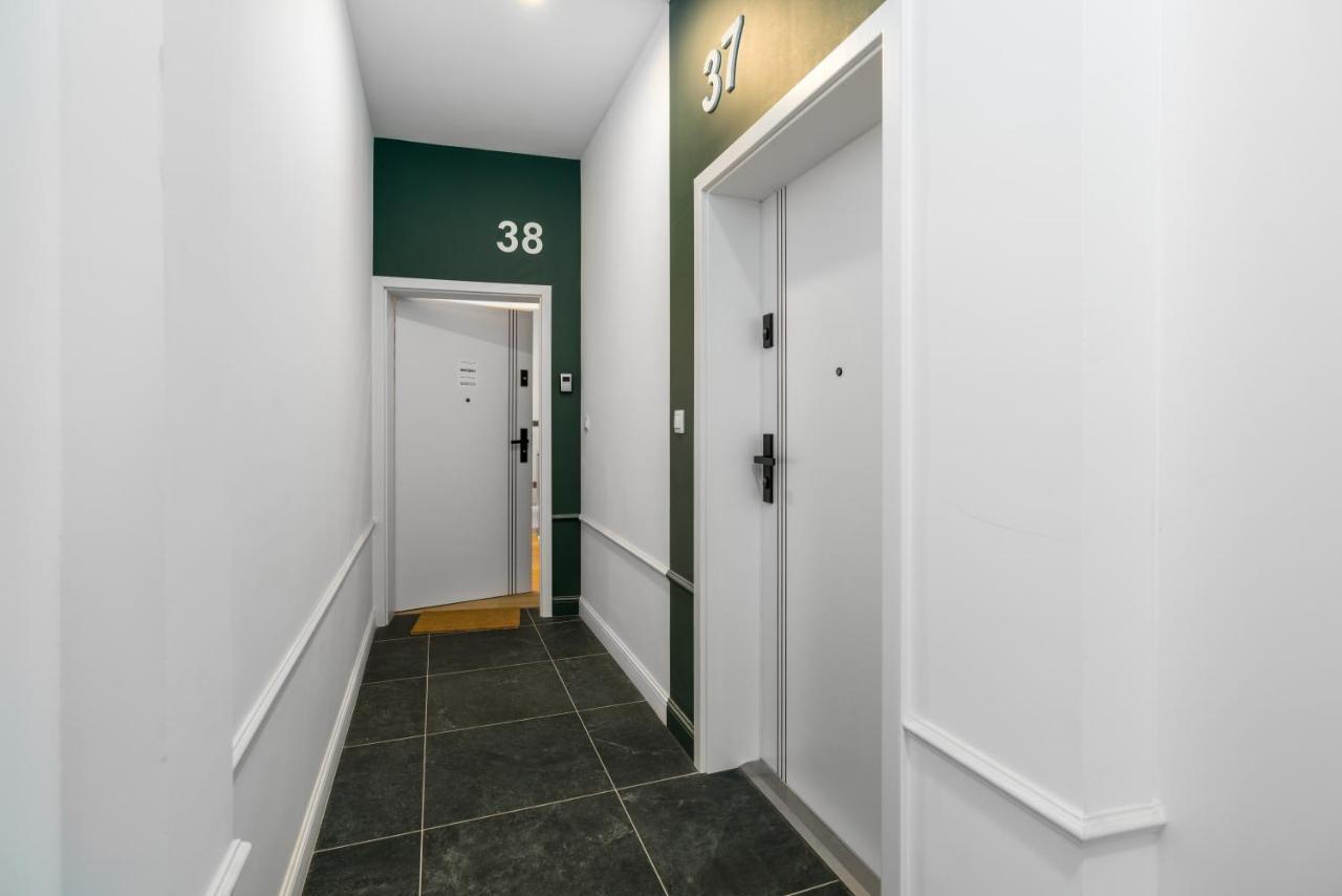 Central Apartments Garbary By Noclegi Renters بوزنان المظهر الخارجي الصورة