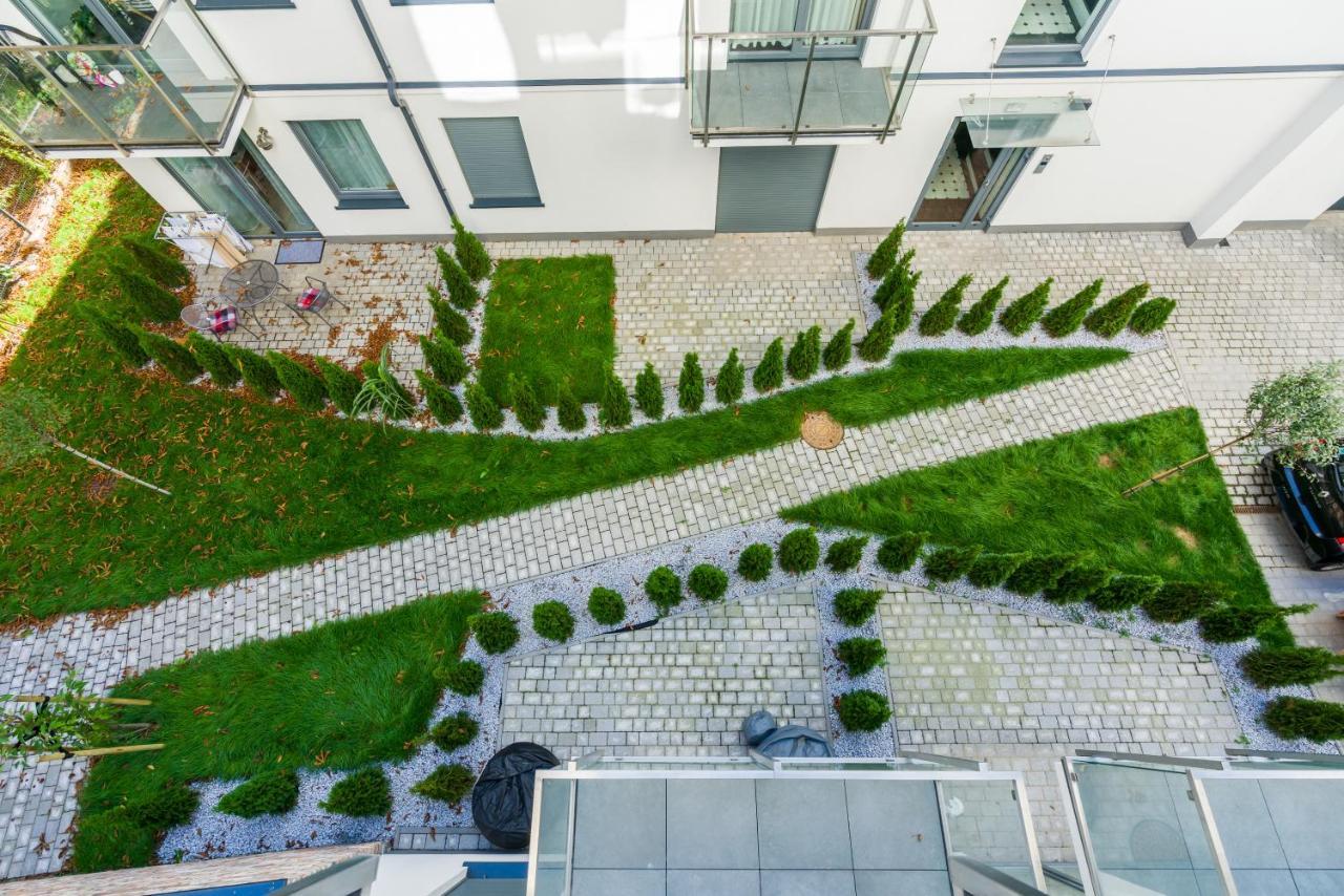 Central Apartments Garbary By Noclegi Renters بوزنان المظهر الخارجي الصورة
