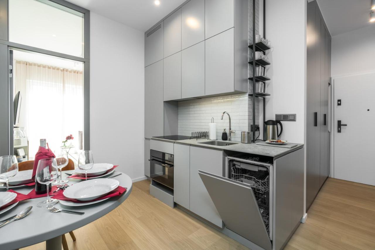 Central Apartments Garbary By Noclegi Renters بوزنان المظهر الخارجي الصورة