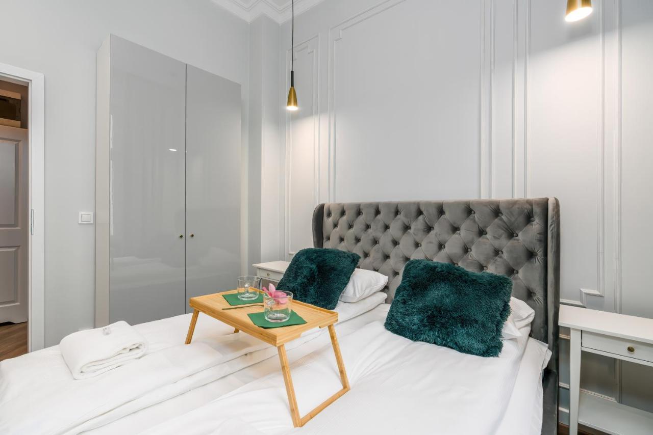 Central Apartments Garbary By Noclegi Renters بوزنان المظهر الخارجي الصورة